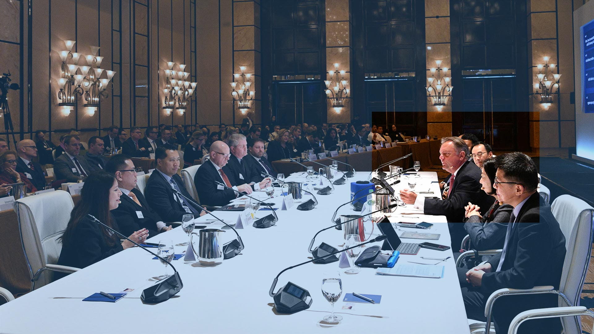 Some of our top experts discussing their outlook at a roundtable session